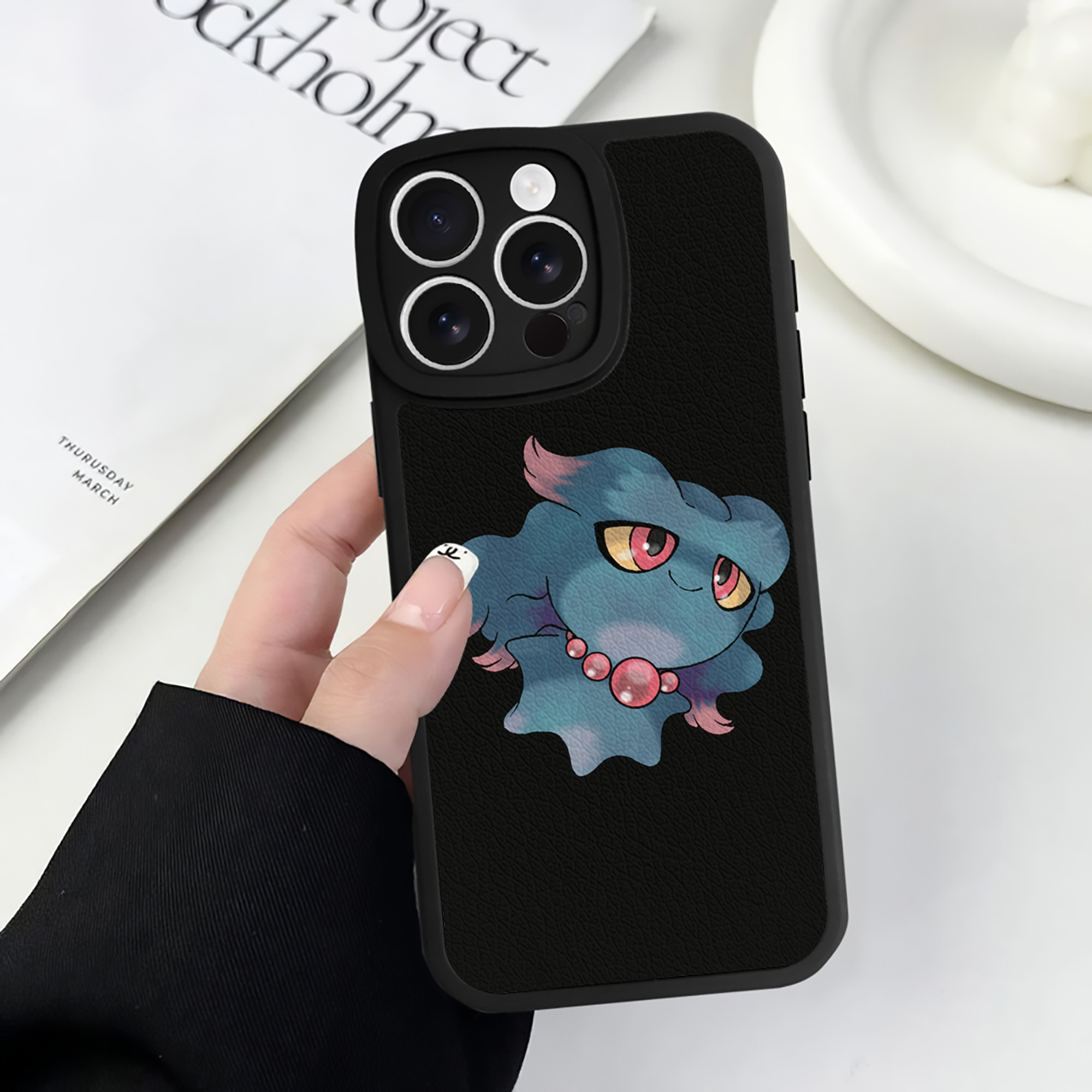 （画像用） ポケットモンスター Pokémon 【iPhone 16シリーズ対応】シリコンスマホケース（レザー調） 材質：シリコン
